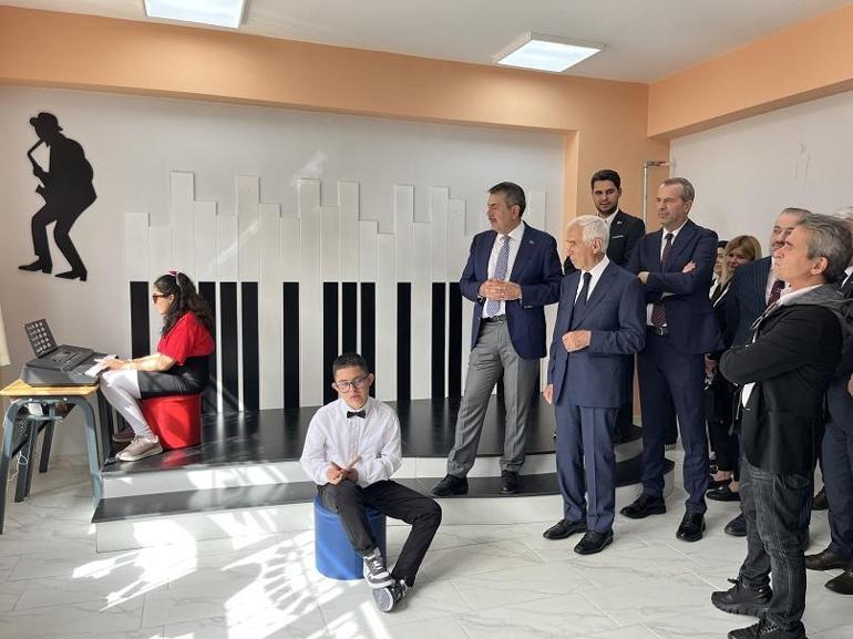 Bakan Tekin: Türkiye, OECD raporlarında örnek gösterilen bir ülke