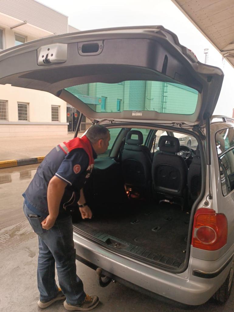 Kapıkulede kaçak yollarla yurda sokulmak istenen 8 bin adet sülük ele geçirildi