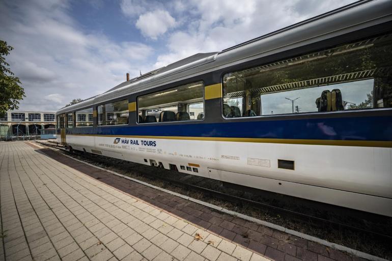 Bakan Uraloğlu: Uluslararası 2 turistik tren, İstanbula geliyor
