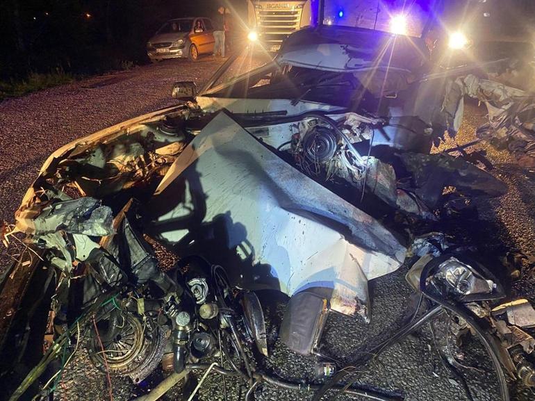 Tokat’ta iki otomobil kafa kafaya çarpıştı: 1 ölü, 2 yaralı