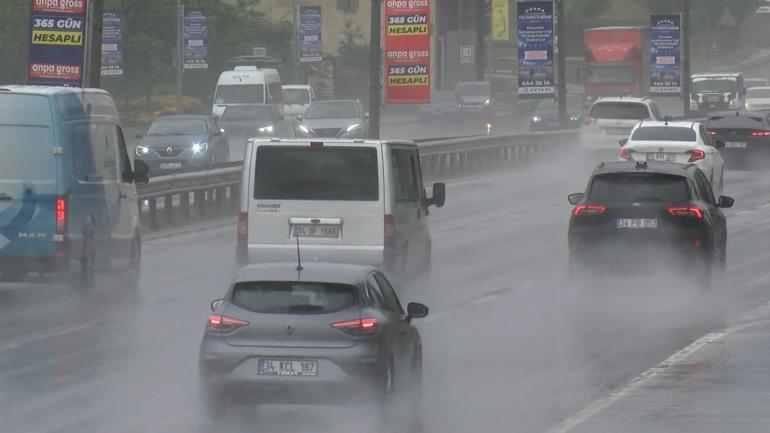 İstanbul’da yağış aralıklarla etkisini sürdürüyor