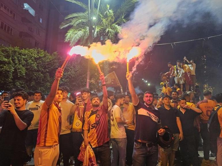 Adanada Galatasaraylıların şampiyonluk kutlamasına Fenerbahçe taraftarı da katıldı