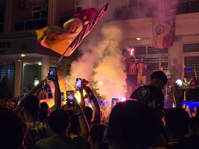 Galatasarayın şampiyonluğu tüm yurtta coşkuyla kutlandı