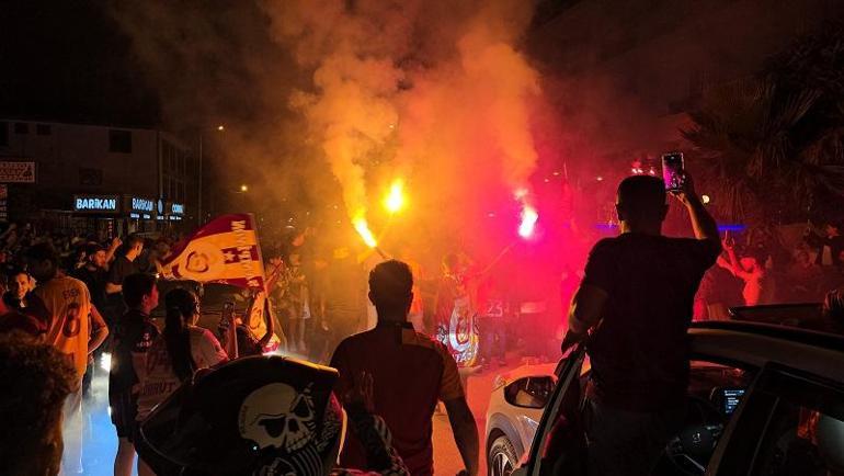 Galatasarayın şampiyonluğu tüm yurtta coşkuyla kutlandı