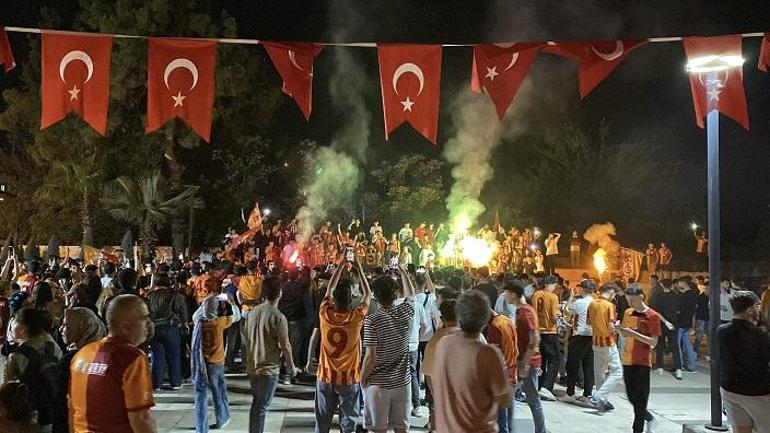 Galatasarayın şampiyonluğu tüm yurtta coşkuyla kutlandı