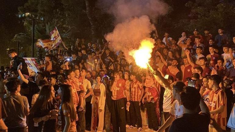 Galatasarayın şampiyonluğu tüm yurtta coşkuyla kutlandı