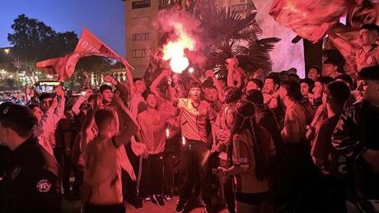 Galatasarayın şampiyonluğu tüm yurtta coşkuyla kutlandı