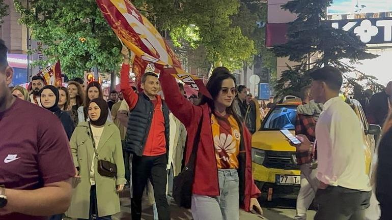 Galatasarayın şampiyonluğu tüm yurtta coşkuyla kutlandı