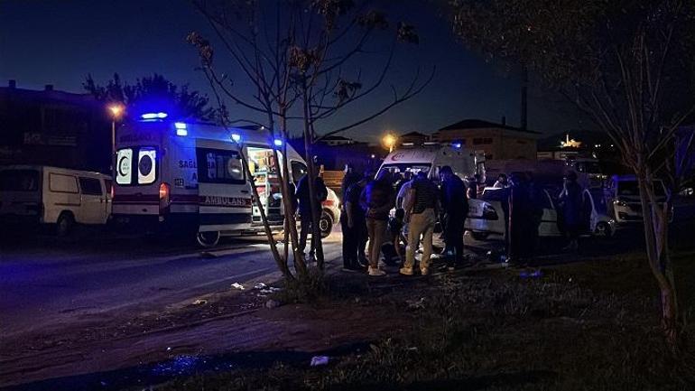 Sivasta tabanca ve bıçaklı kavga: 4 yaralı