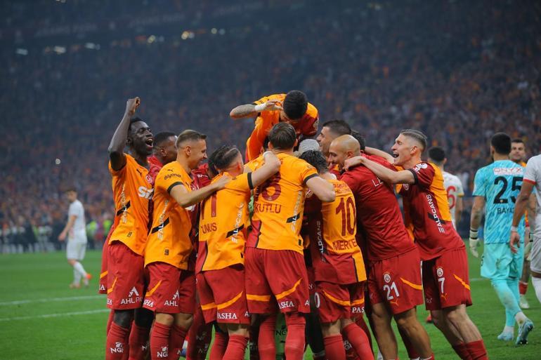 Süper Lig’de şampiyon Galatasaray