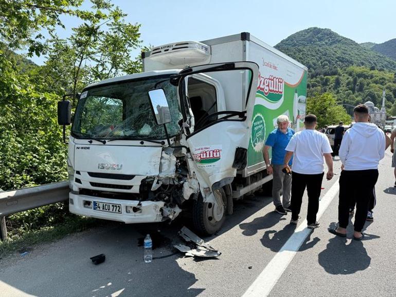 Kamyonet cipe arkadan çarptı; 2 yaralı