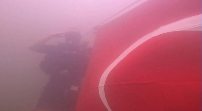 19 Mayıs’ı su altında Türk Bayrağı açarak kutladılar