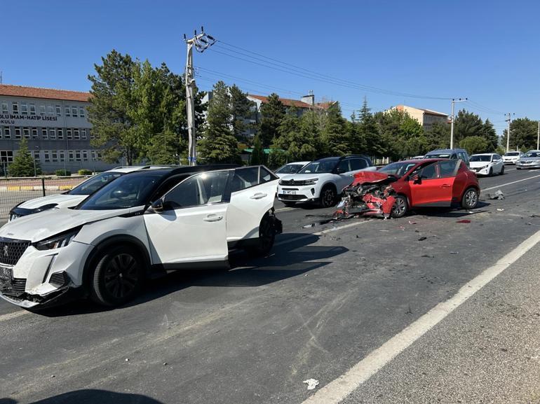 Uşakta zincirleme kaza: 7 yaralı