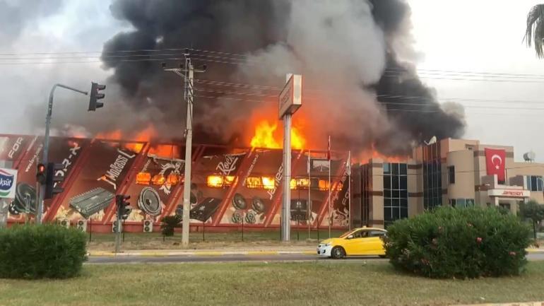 Mersinde elektronik eşya fabrikasındaki yangın kontrol altında