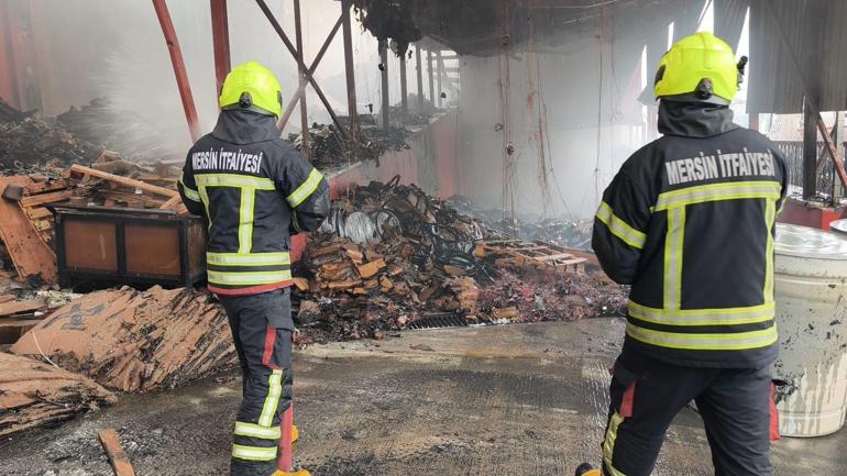 Mersinde elektronik eşya fabrikasındaki yangın kontrol altında