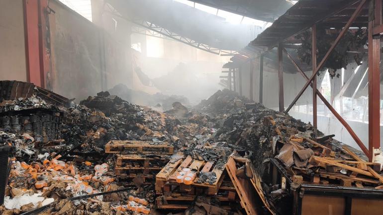 Mersinde elektronik eşya fabrikasındaki yangın kontrol altında