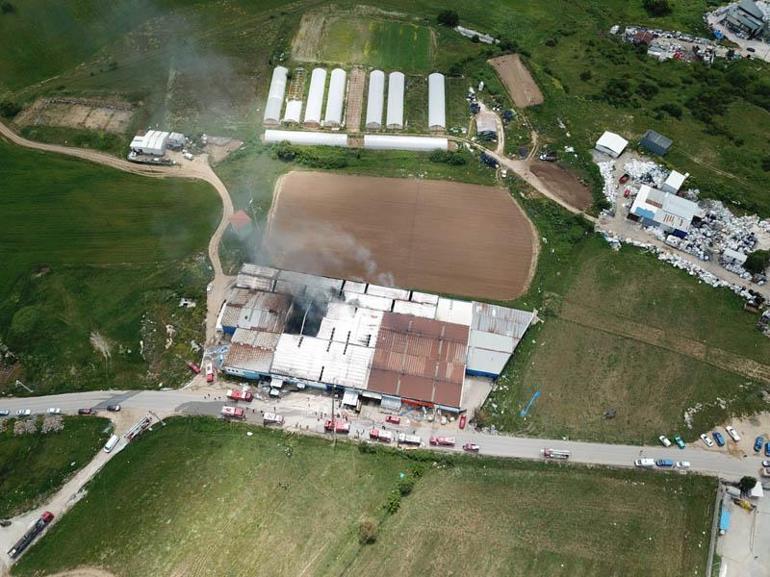 Gebze’de boya fabrikasında yangın