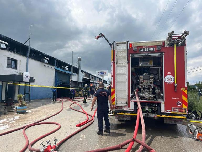 Gebze’de boya fabrikasında yangın