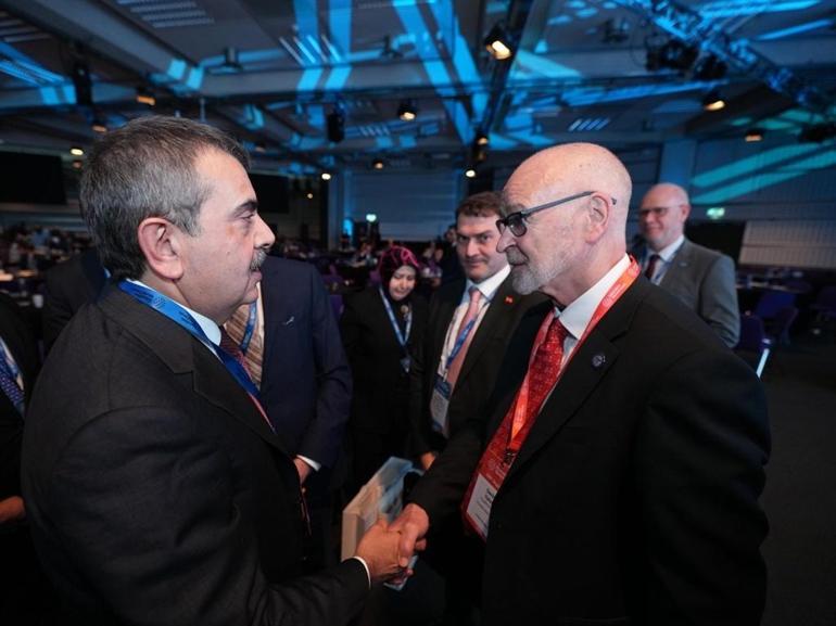 Milli Eğitim Bakanı Tekin, Dünya Eğitim Forumuna katıldı