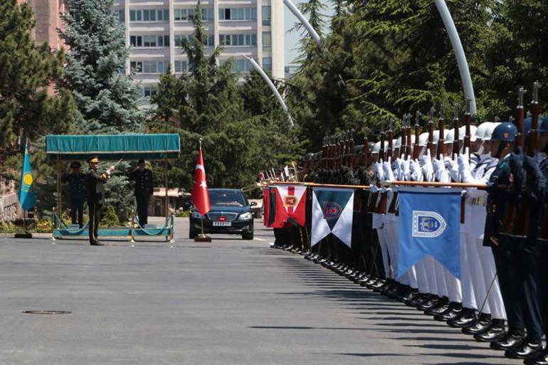 Genelkurmay Başkanı Orgeneral Gürak, Kazak mevkidaşı Kamaletdinov ile görüştü