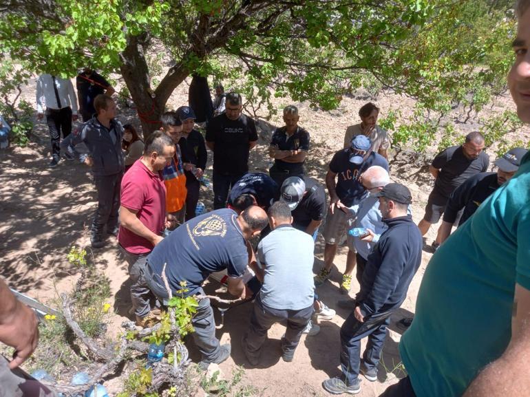 Kapadokyada sıcak hava balonu, kayalıklara zorunlu iniş yaptı