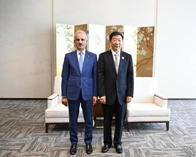 Bakan Uraloğlu, Şian Valisi Gang ile bir araya geldi