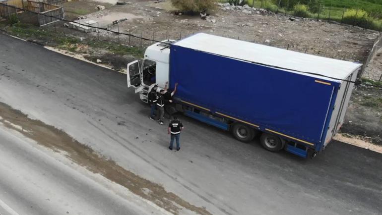 Durdurulan TIRda 5 milyon 670 bin dolu makaron ele geçirildi