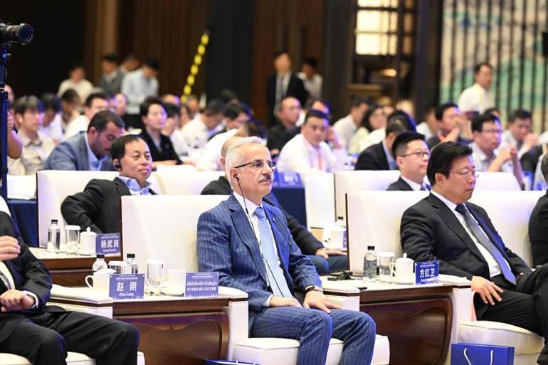 Bakan Uraloğlu: Türkiye olarak Asya ile Avrupa arasındaki yeni Çelik İpek Yolu’nun önemli bir bileşeniyiz