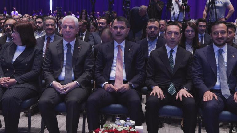 Bakan Kurum: Yıllardır tapu bekleyen vatandaşlarımıza tapularını kazandıracağız