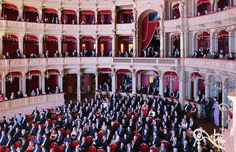 Cumhurbaşkanı Erdoğan, Macaristan Başbakanı Orban ile kültürel programa katıldı