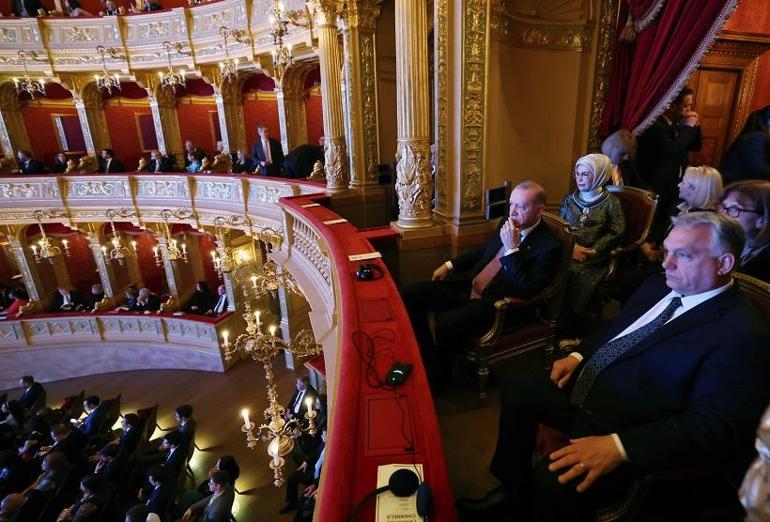 Cumhurbaşkanı Erdoğan, Macaristan Başbakanı Orban ile kültürel programa katıldı