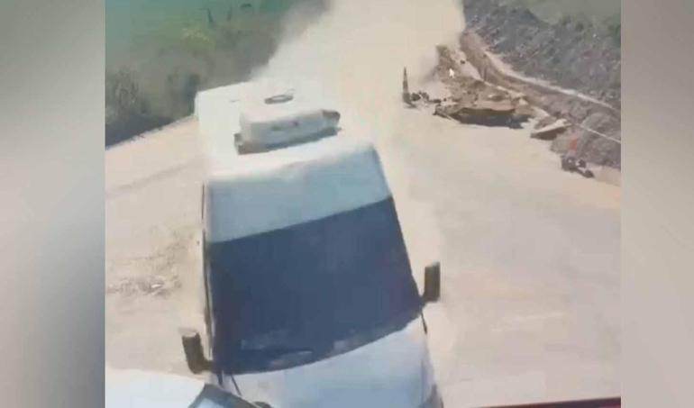 Otomobile çarpan minibüsün takla attığı kaza kamerada: 2si ağır, 3 yaralı