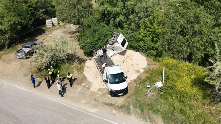Otomobile çarpan minibüsün takla attığı kaza kamerada: 2si ağır, 3 yaralı