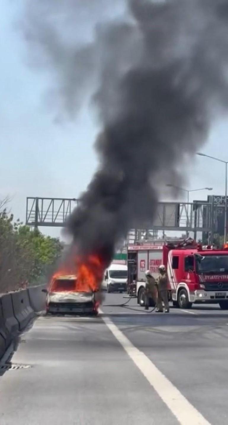 Basın Ekspreste alev alev yanan otomobilin sürücüsü: Kimsede yangın tüpü yok, olanlar da boş