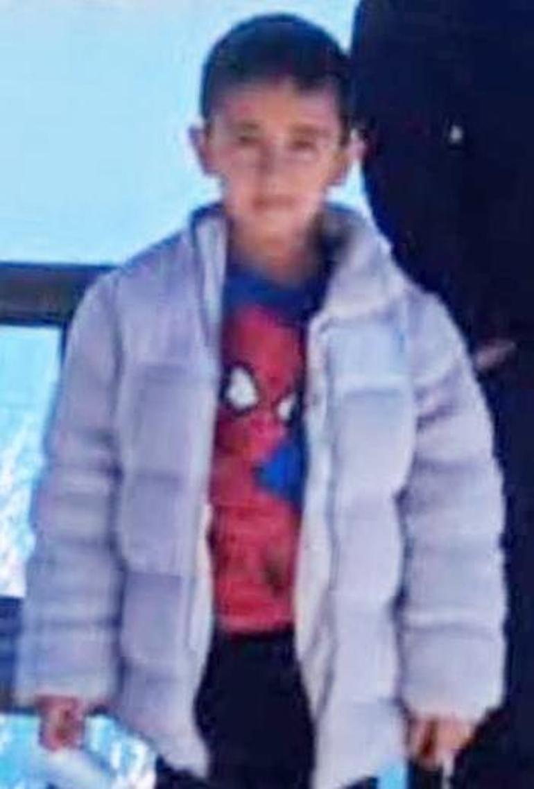 Topun peşinden koşarken otomobilin çarptığı 7 yaşındaki Adnan, 8 günlük yaşam mücadelesini kaybetti