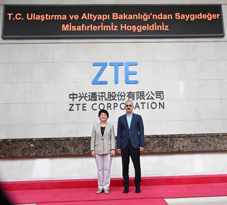 Bakan Uraloğlu, teknoloji firmalarıyla bir araya geldi