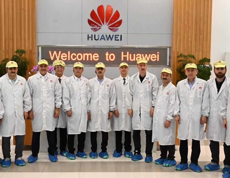 Bakan Uraloğlu, teknoloji firmalarıyla bir araya geldi