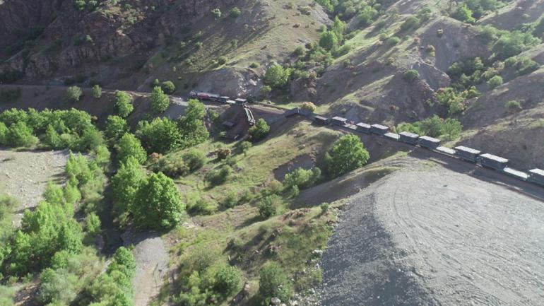 Elazığ’da yük treninin 5 vagonu raydan çıktı