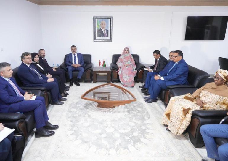 Bakan Tekin, Moritanya Başbakanı Djay ile bir araya geldi