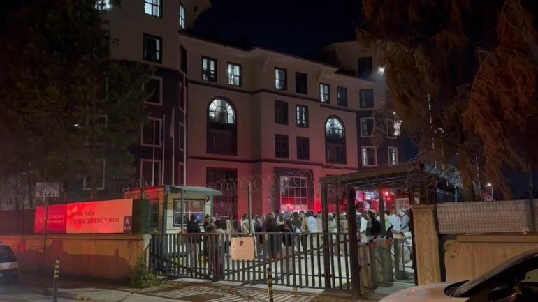 Tuzla’da, öğrenci yurdundaki yangın panik yarattı