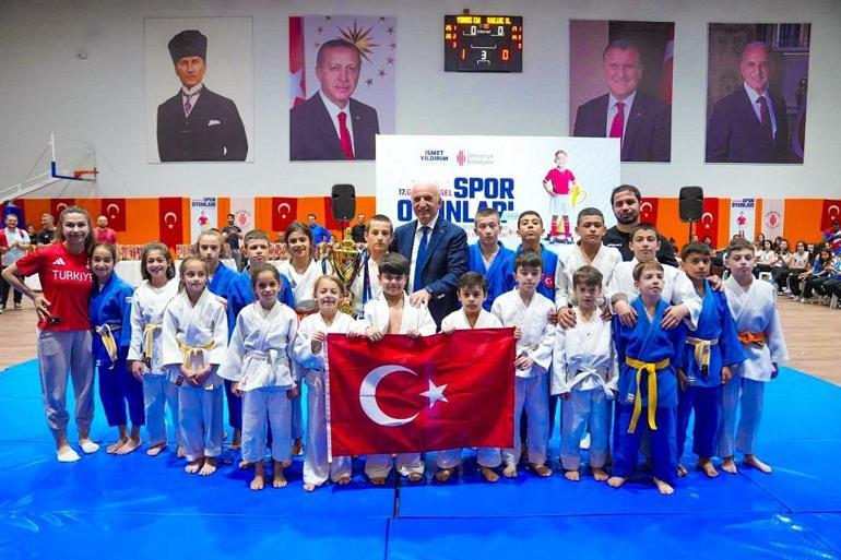 Geleneksel Ümraniye Spor Oyunları’nın kapanış ve ödül töreni yapıldı