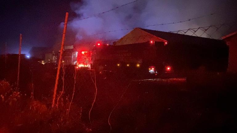 Bursada mobilya imalathanesindeki yangın söndürüldü