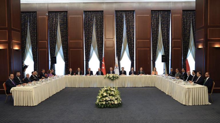 AK Partiden yeni anayasa çalıştayı