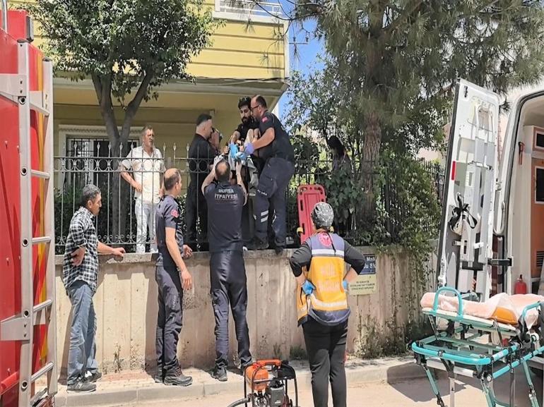 Asafın bacağından operasyonla alınan korkuluk demiri, yerine tekrar monte edildi