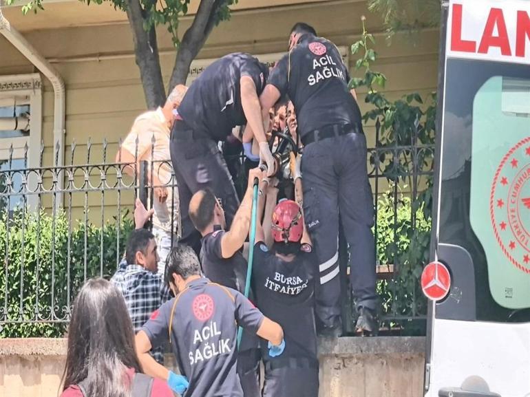 Asafın bacağından operasyonla alınan korkuluk demiri, yerine tekrar monte edildi