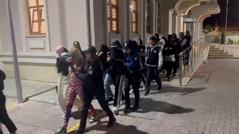 Konyada masaj salonlarına Şah-Mat operasyonu; 74 kadın kurtarıldı
