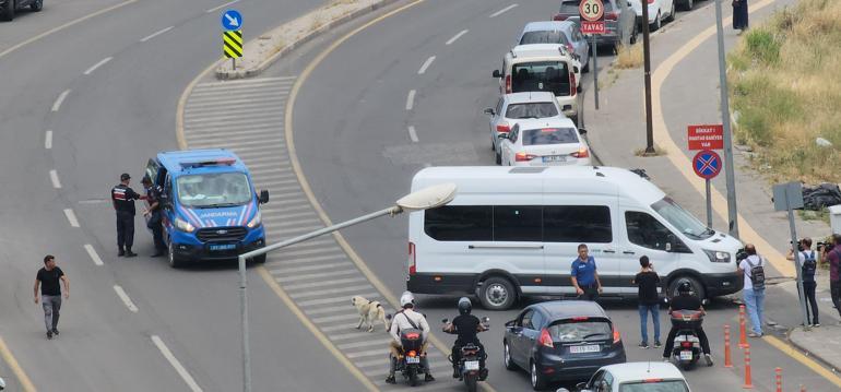 Baba ve oğlunu alacak nedeniyle öldürüp, delil karartmak için kamyonette kolonya ve benzinle yakmış