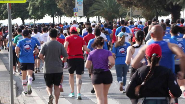 CHP Genel Başkanı Özgür Özel Kadıköydeki Halk Koşusuna katıldı