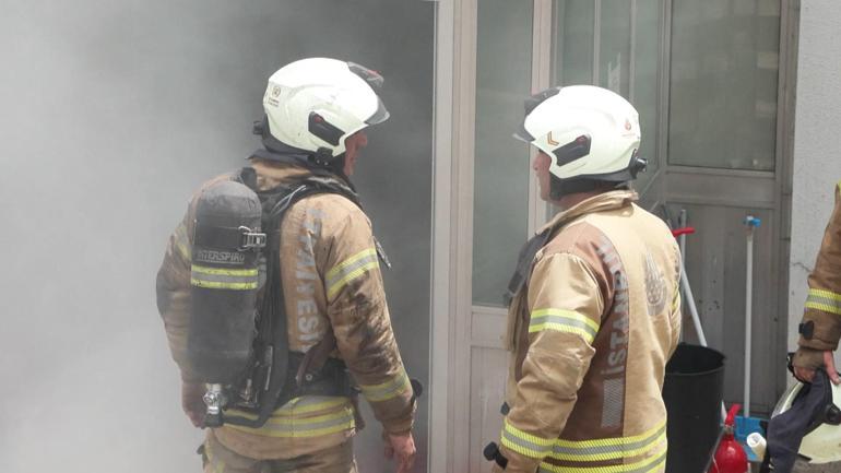 Üsküdar Devlet Hastanesinin ecza deposunda çıkan yangın söndürüldü