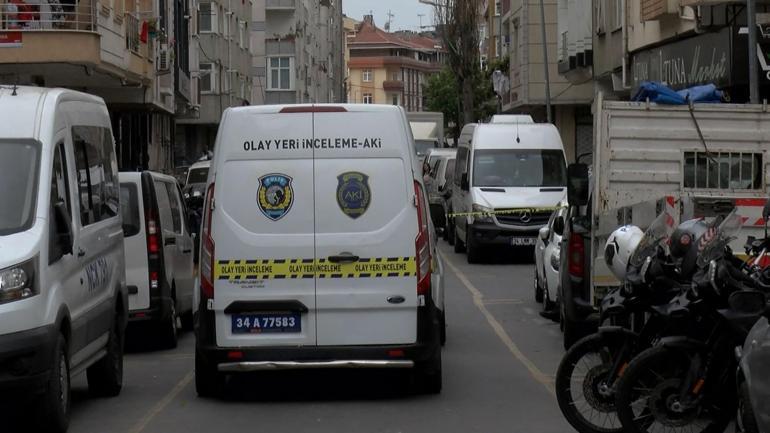 Küçükçekmece’de polise bıçak çekerek direnen şüpheli, bacağından vurularak etkisiz hale getirildi